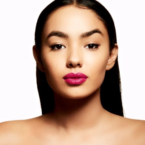 MAC Love Me Lipstick Nine Lives - Picture 15 of 16